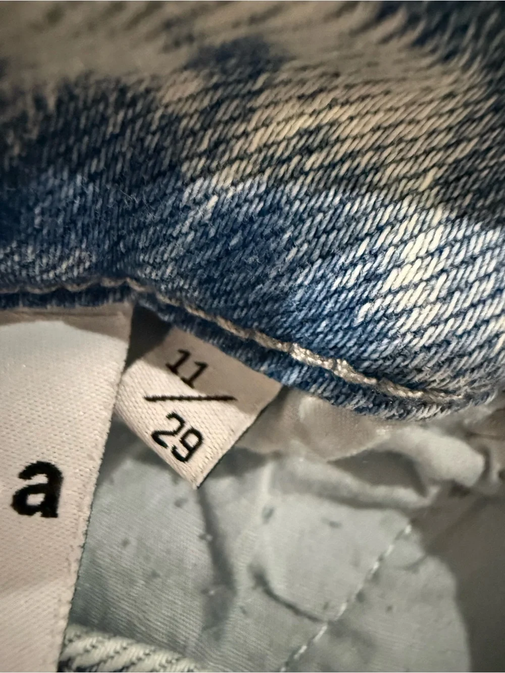 Petra 153 light wash frayed jeans 11/29